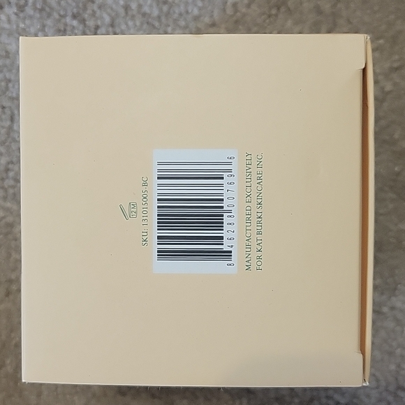 NEW Kat Burki Vitamin C Intensive Face Cream - Picture 5 of 5